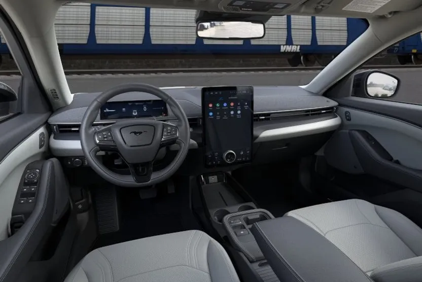 2025 Ford Mustang Mach-E Premium photo 1