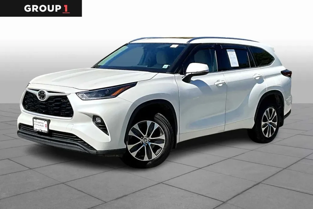 2021 Toyota Highlander XLE photo 1