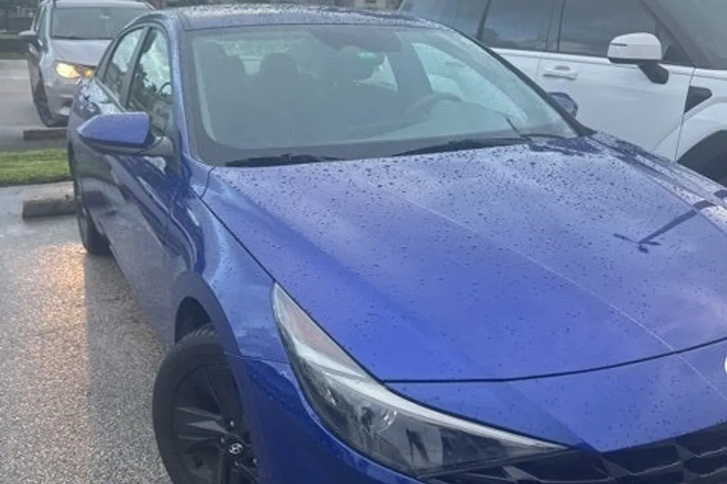 2023 Hyundai Elantra SEL photo 1