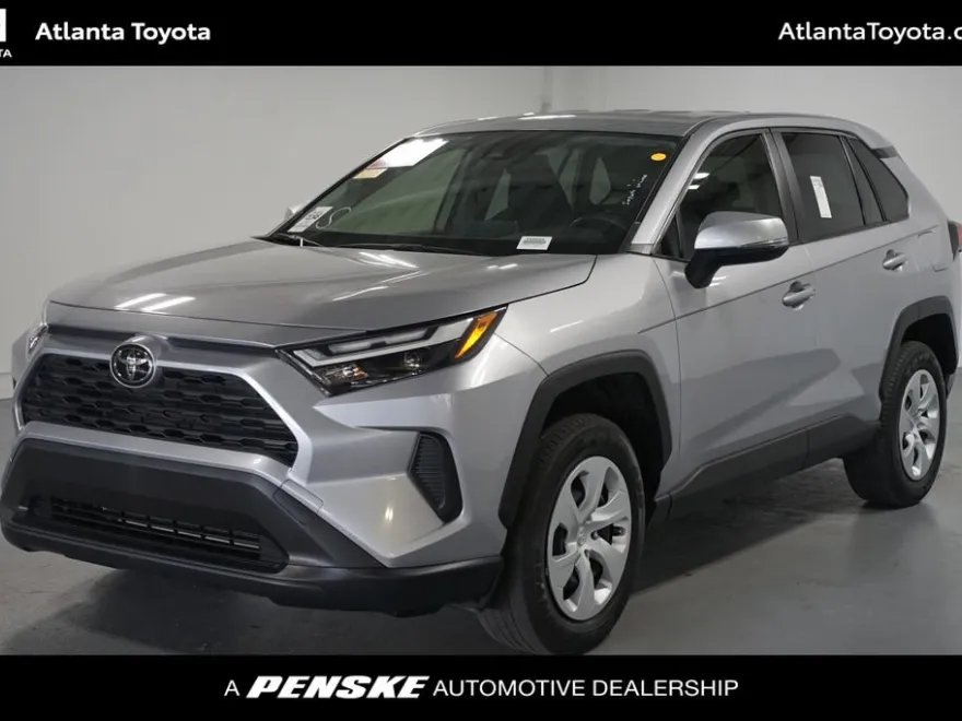 2023 Toyota RAV4 LE photo 1