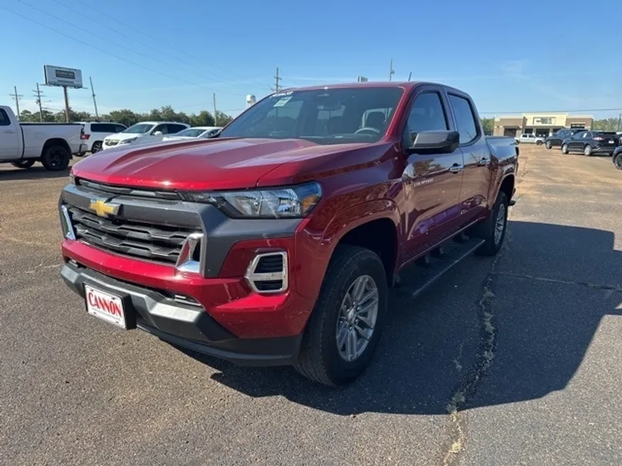2025 Chevrolet Colorado Work Truck LT photo 1