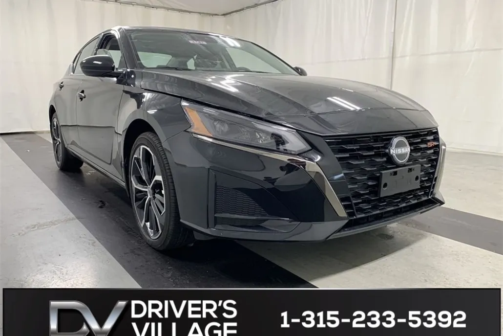 2025 Nissan Altima 2.5 SR photo 1