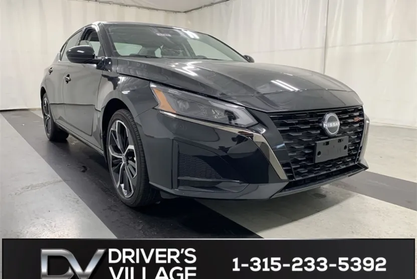 2025 Nissan Altima 2.5 SR photo 1