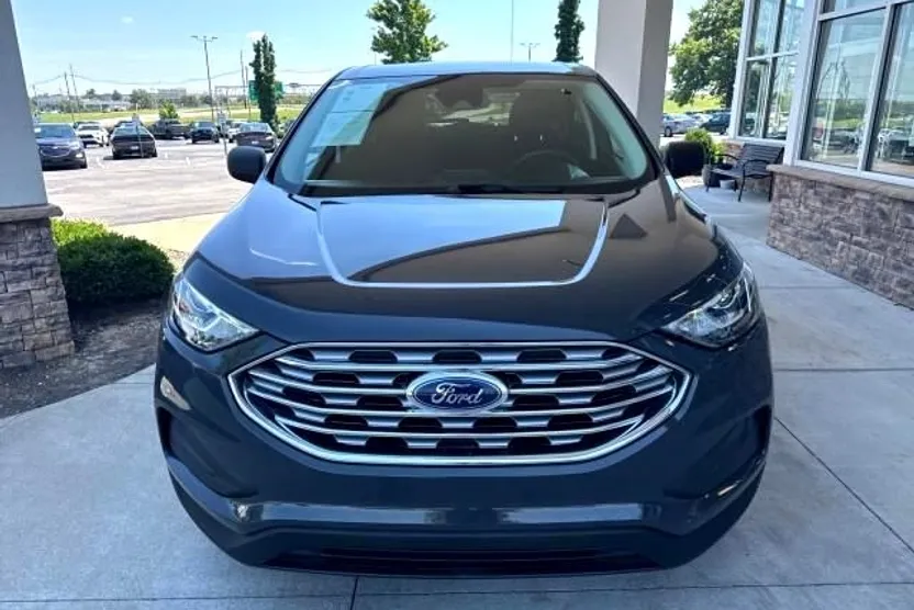 2021 Ford Edge SE photo 1