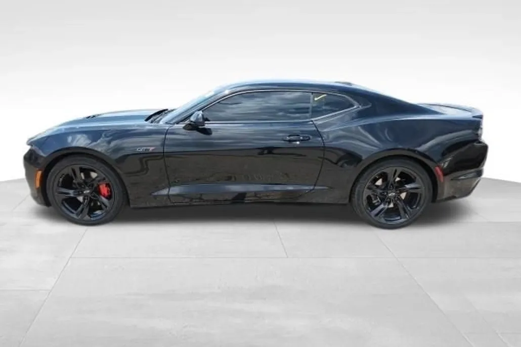 2021 Chevrolet Camaro LT1 photo 1