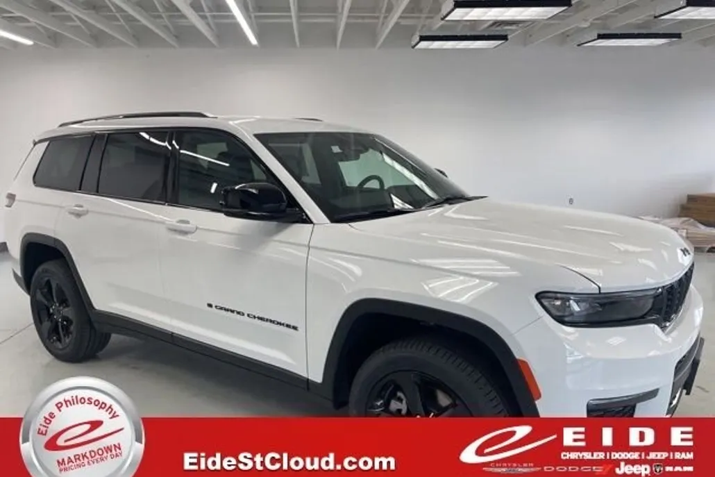 2025 Jeep Grand Cherokee Limited photo 1