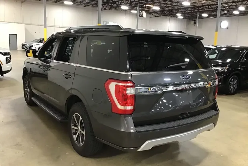 2019 Ford Expedition XLT photo 1