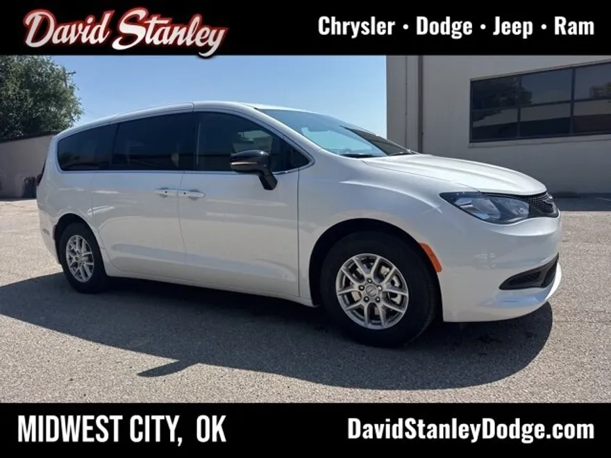 2026 Chrysler Voyager LX photo 1