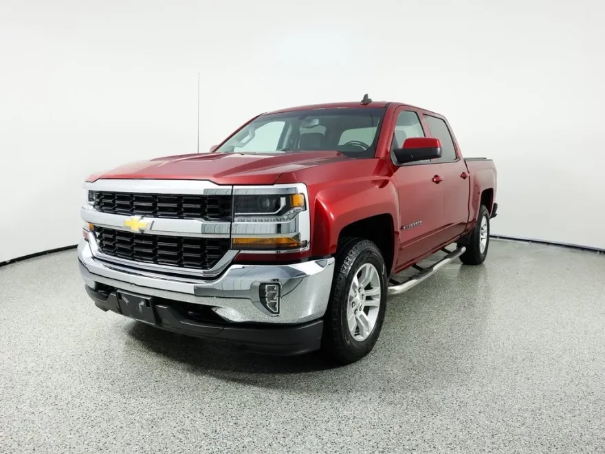 2018 Chevrolet Silverado 1500 LT photo 1