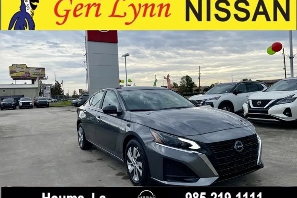 2025 Nissan Altima S photo 1