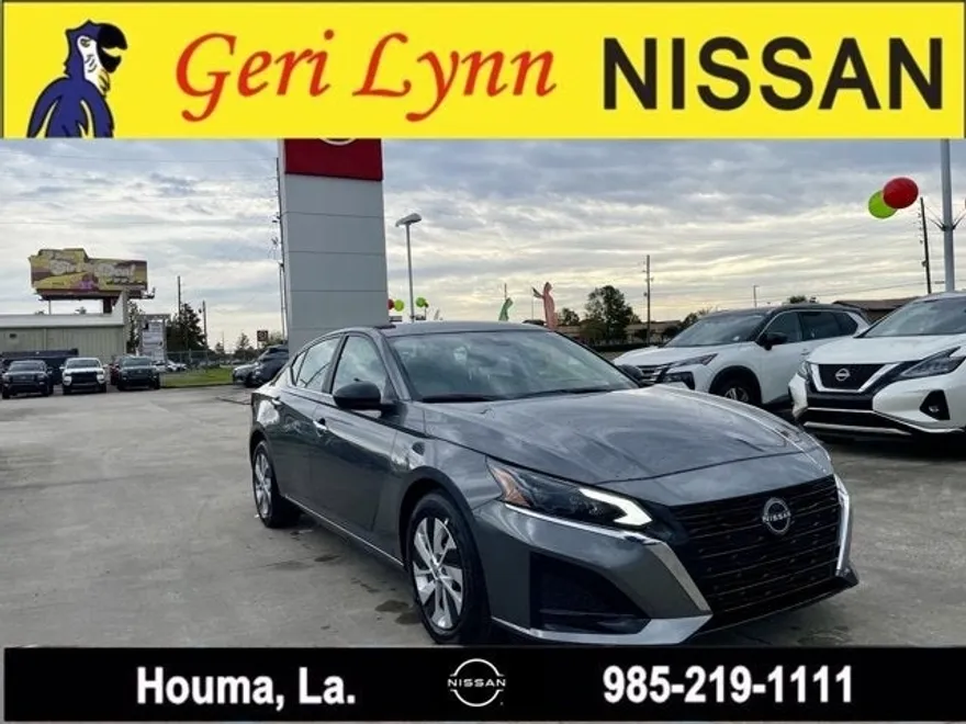 2025 Nissan Altima S photo 1