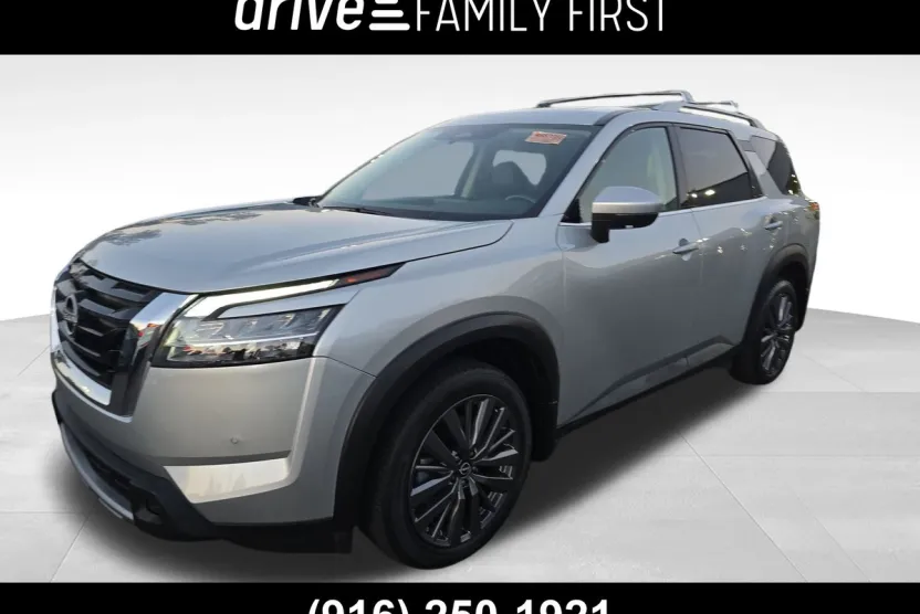 2024 Nissan Pathfinder SL photo 1