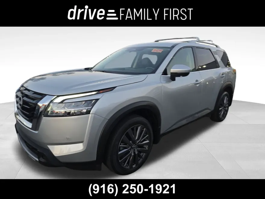 2024 Nissan Pathfinder SL photo 1