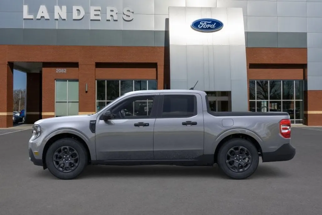 2025 Ford Maverick XLT photo 1
