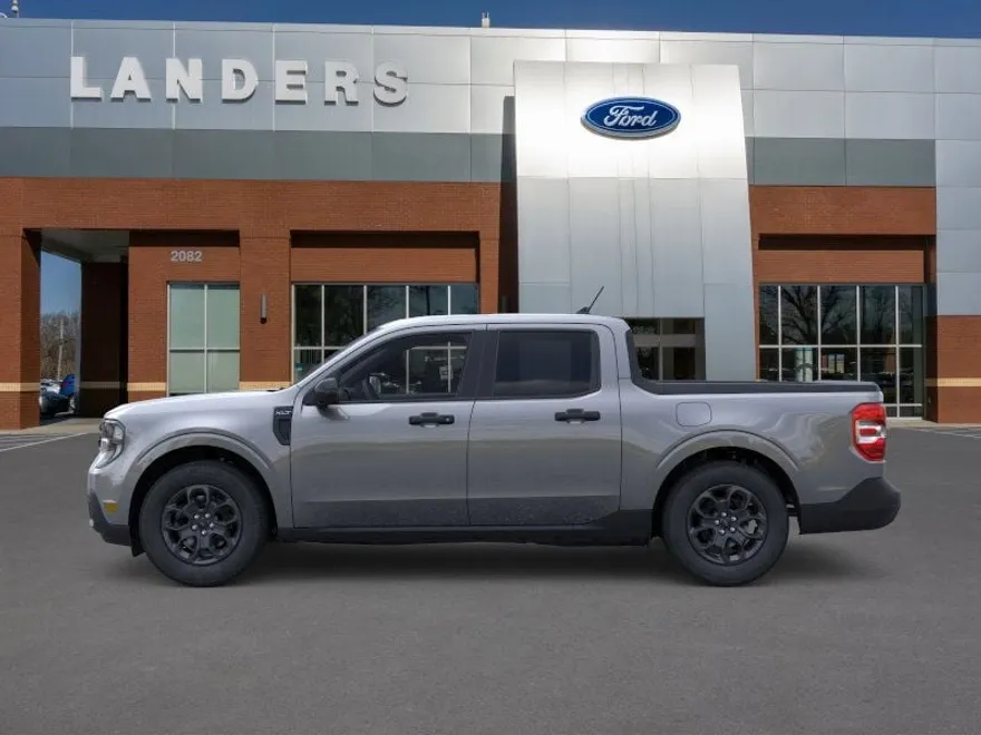 2025 Ford Maverick XLT photo 1