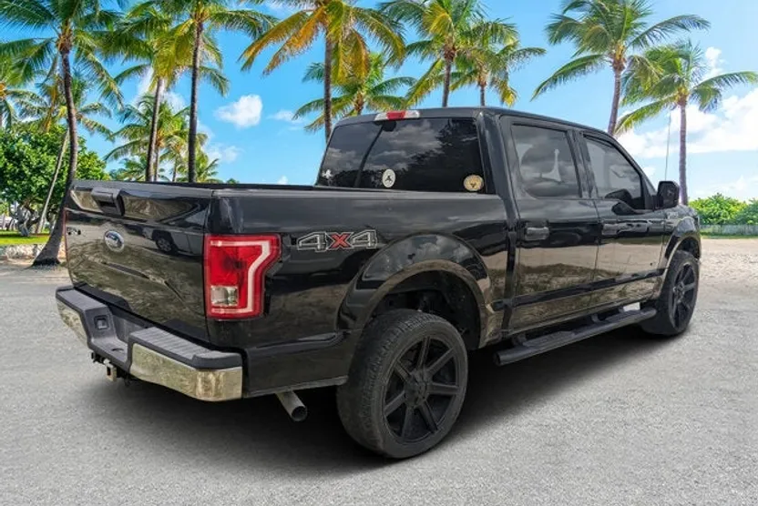 2017 Ford F-150 XLT photo 1