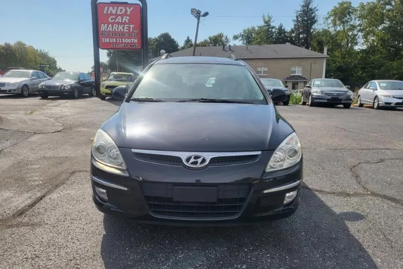 2010 Hyundai Elantra Touring SE photo 1