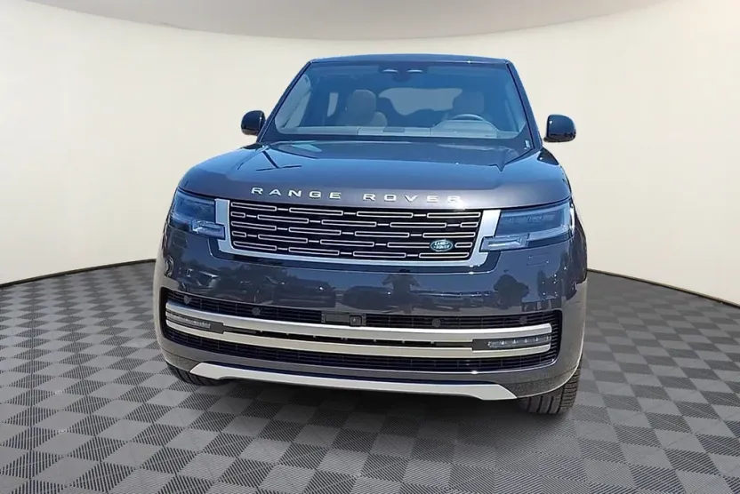 2025 Land Rover Range Rover SE photo 1