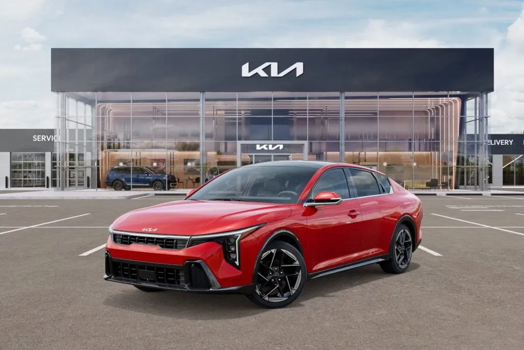 2025 Kia K4 GT-Line photo 1