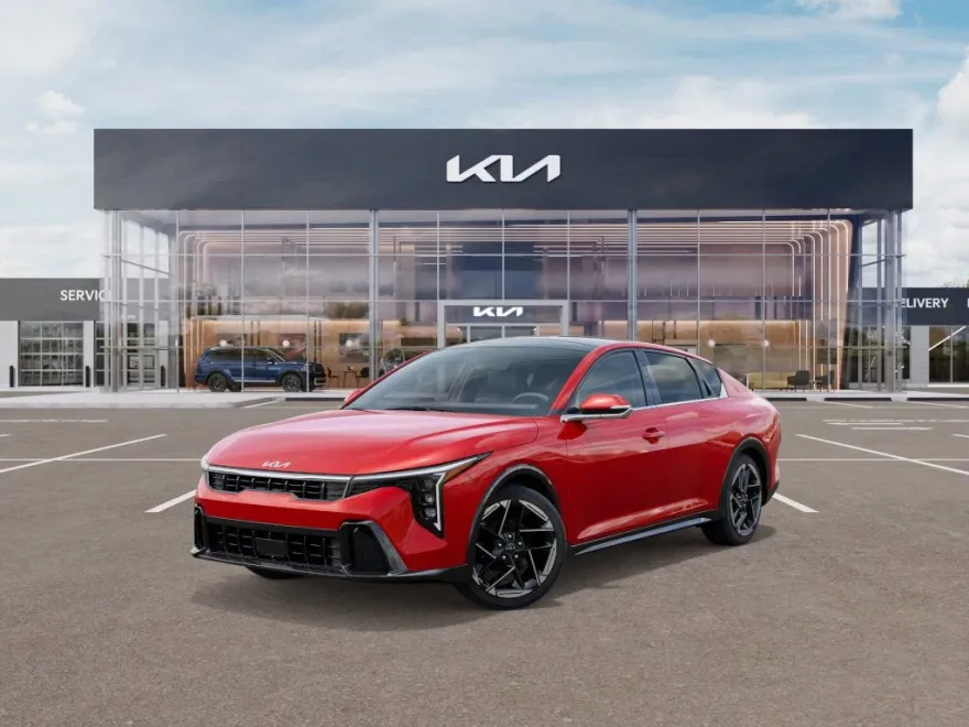 2025 Kia K4 GT-Line photo 1