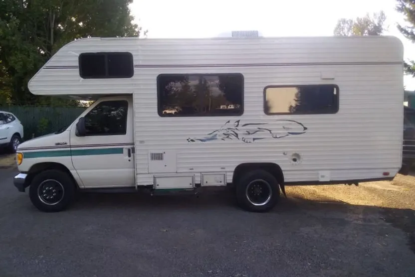 1992 Ford E-350 photo 1