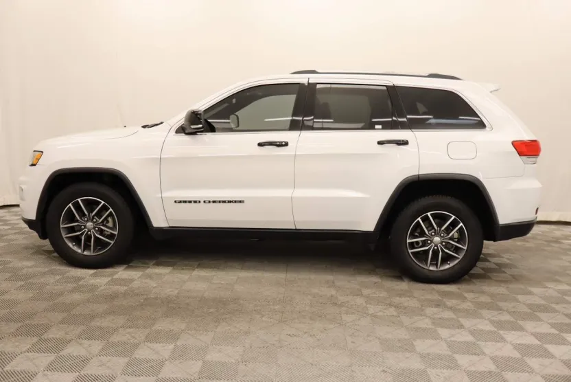 2017 Jeep Grand Cherokee Limited photo 1