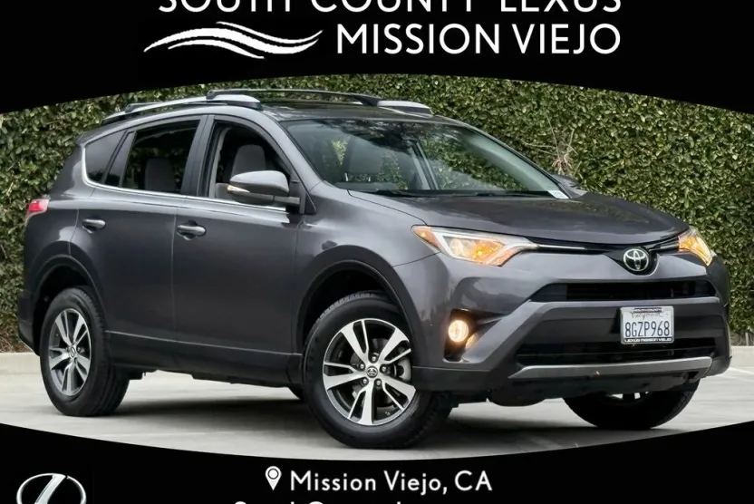 2018 Toyota RAV4 XLE photo 1