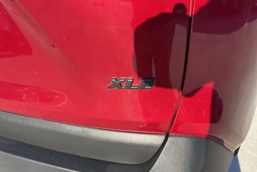 2024 Toyota RAV4 XLE Premium photo 1