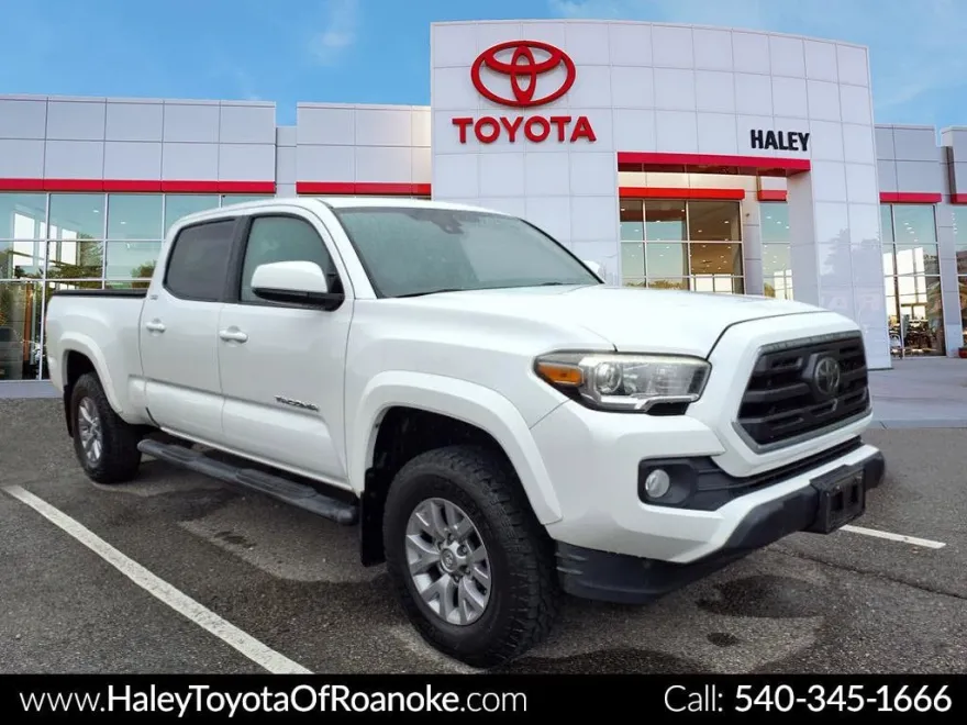 2018 Toyota Tacoma SR5 photo 1