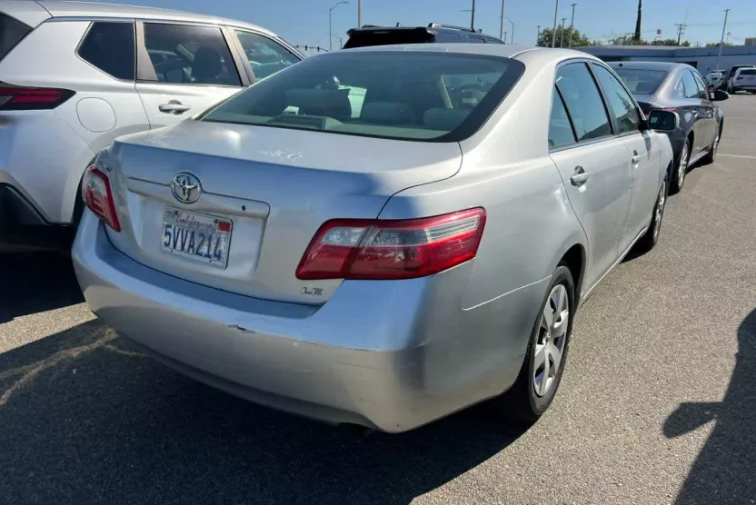 2007 Toyota Camry LE photo 1