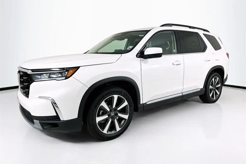 2025 Honda Pilot Touring photo 1