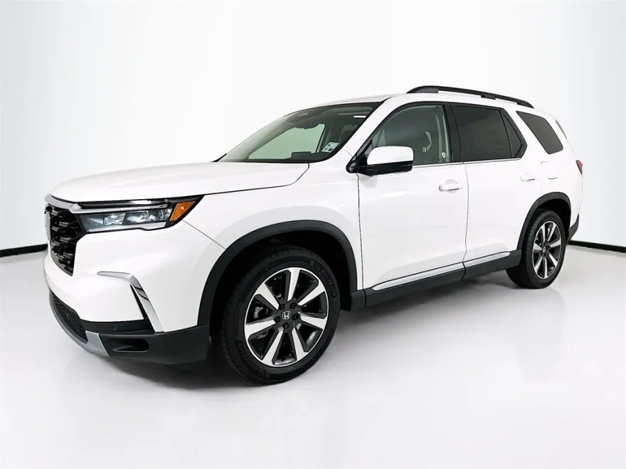 2025 Honda Pilot Touring photo 1