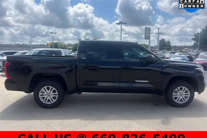2024 Toyota Tundra SR5 photo 1