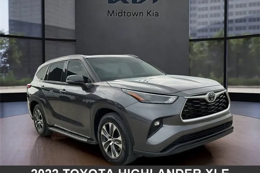 2022 Toyota Highlander XLE photo 1