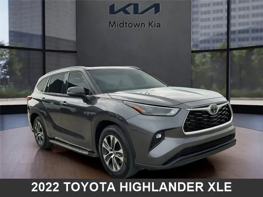 2022 Toyota Highlander XLE photo 1