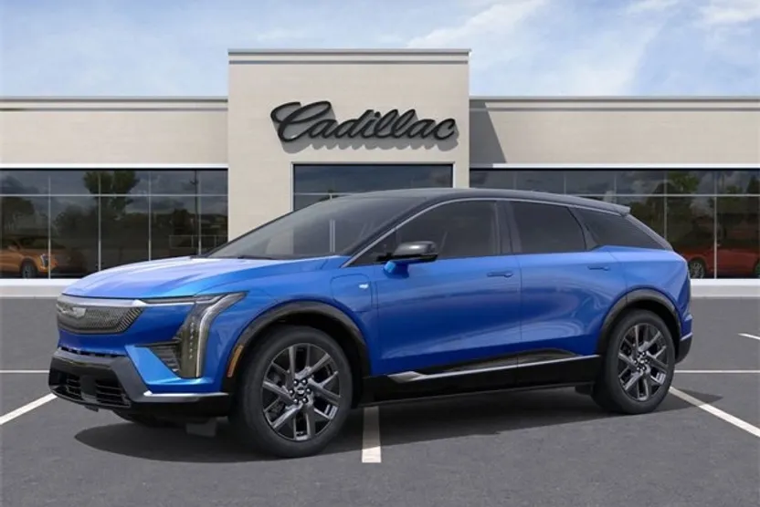 2025 Cadillac Optiq Luxury photo 1