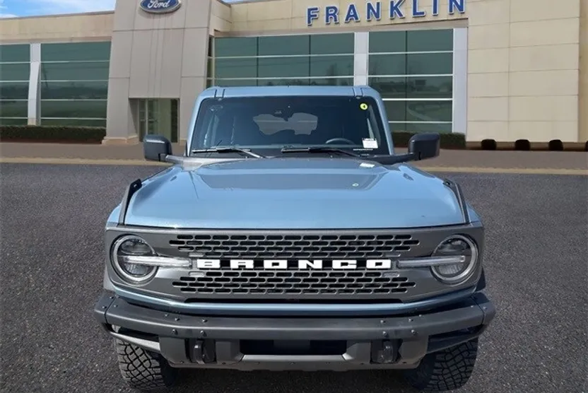 2025 Ford Bronco Badlands photo 1
