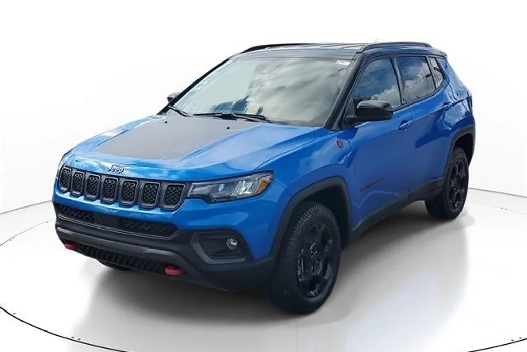2023 Jeep Compass Trailhawk photo 1