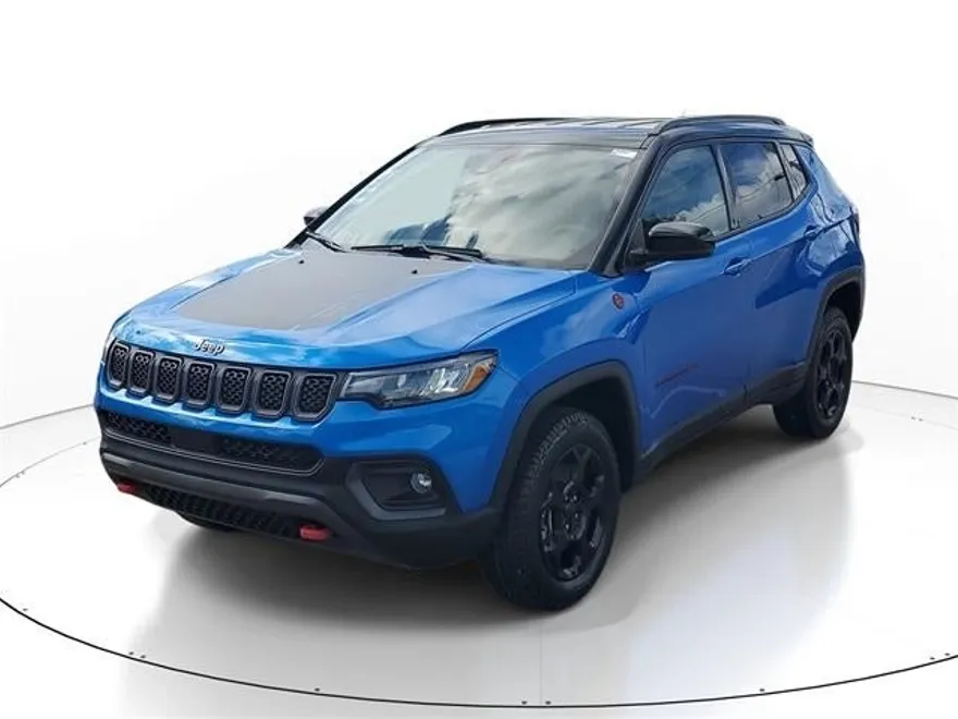 2023 Jeep Compass Trailhawk photo 1