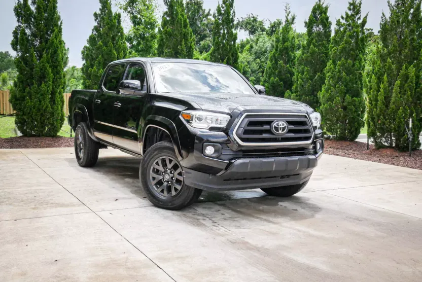 2023 Toyota Tacoma SR5 4x4 photo 1