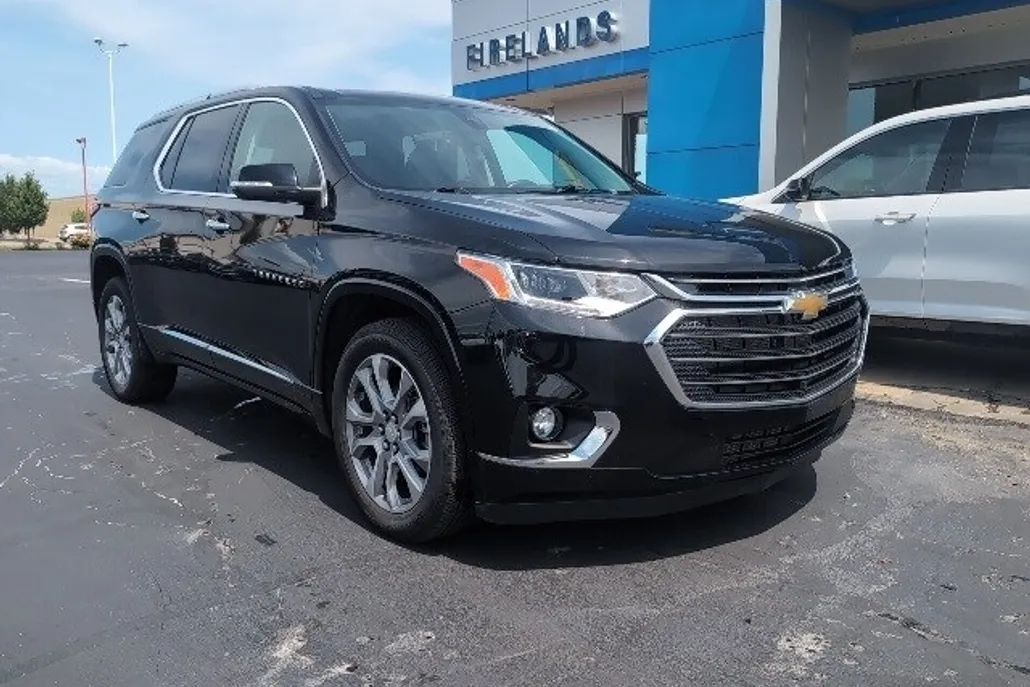2021 Chevrolet Traverse Premier photo 1