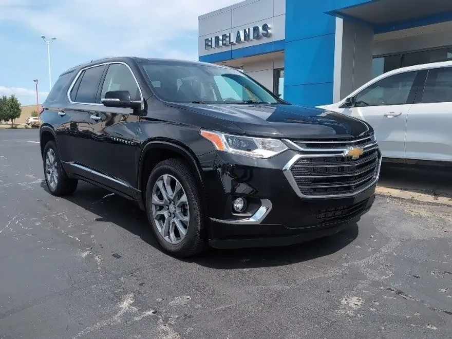 2021 Chevrolet Traverse Premier photo 1
