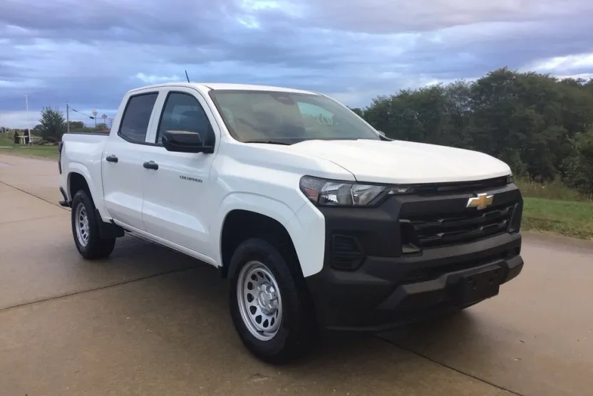2024 Chevrolet Colorado Work Truck photo 1