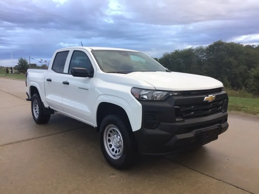 2024 Chevrolet Colorado Work Truck photo 1