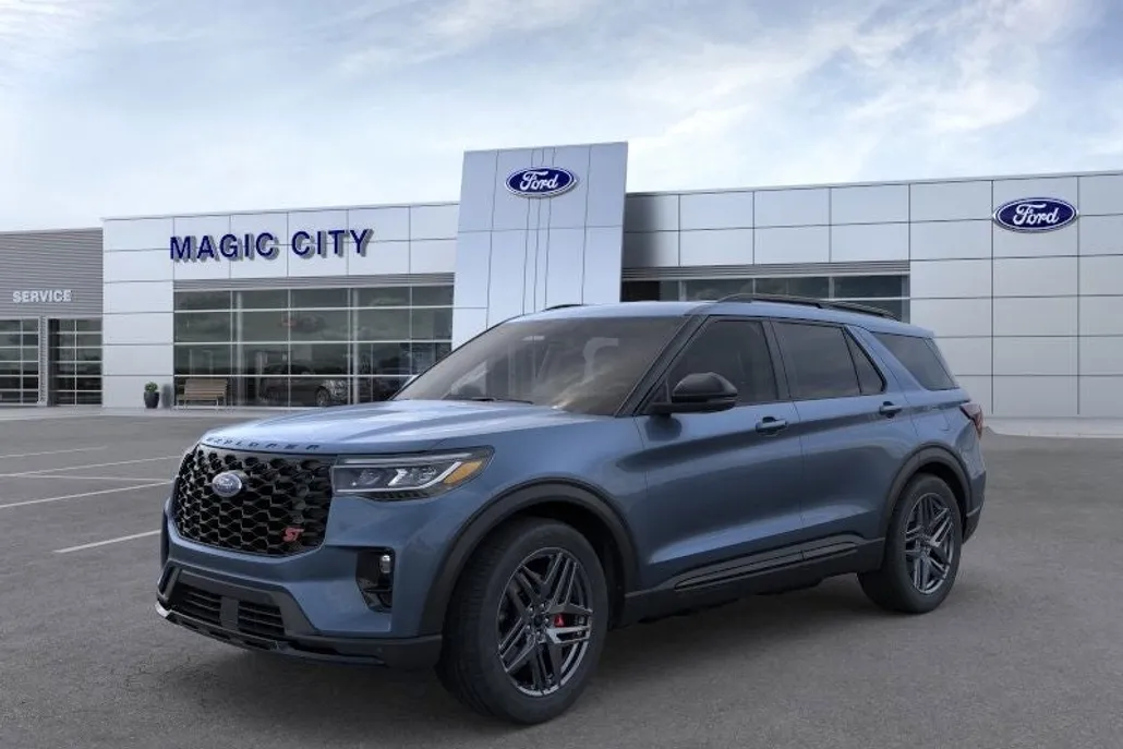 2025 Ford Explorer ST photo 1