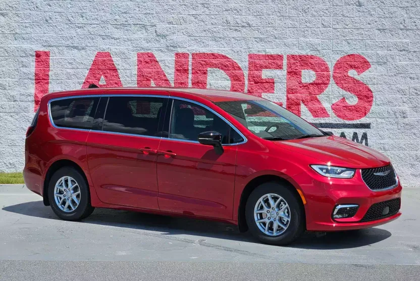 2026 Chrysler Pacifica photo 1