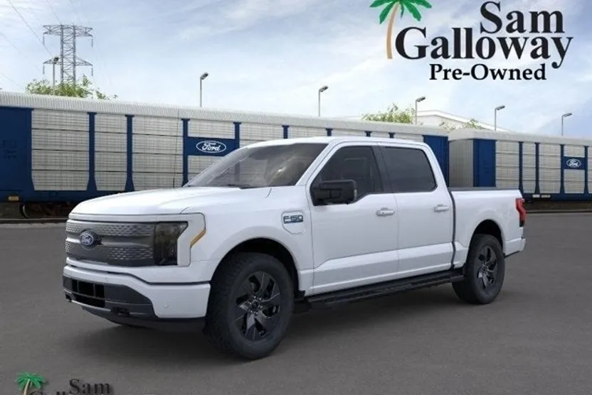 2025 Ford F-150 Lightning photo 1