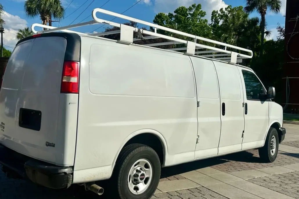 2014 Chevrolet Express 3500 Cargo Van photo 1