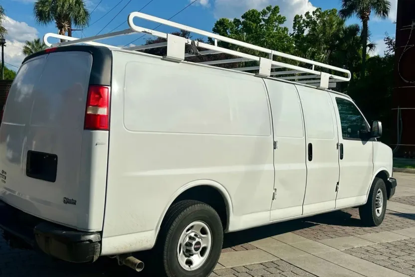 2014 Chevrolet Express 3500 Cargo Van photo 1