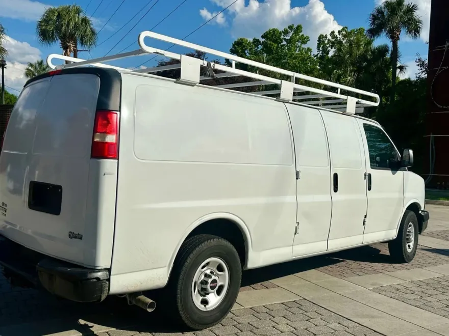 2014 Chevrolet Express 3500 Cargo Van photo 1